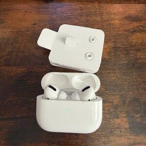 Apple AirPods Pro (1st Generation) with MagSafe Charging Case